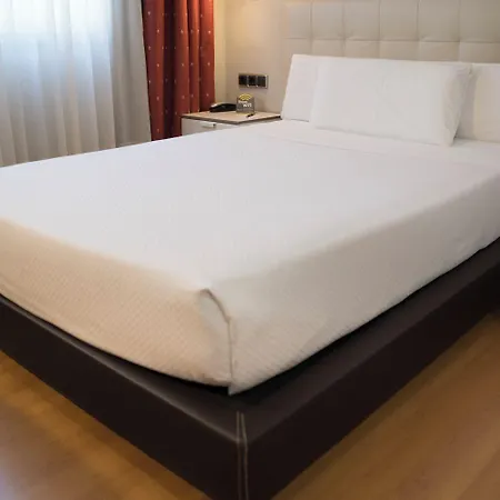 Ξενοδοχείο Sercotel Tres Luces 3*
